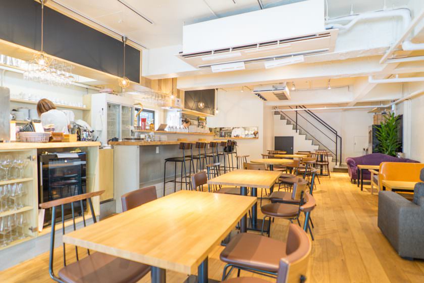 テラス席ありのカフェスペース｜GOBLIN.渋谷BLDG店 -CAFE-