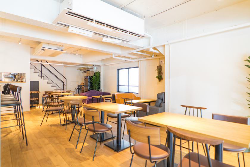 テラス席ありのカフェスペース｜GOBLIN.渋谷BLDG店 -CAFE-