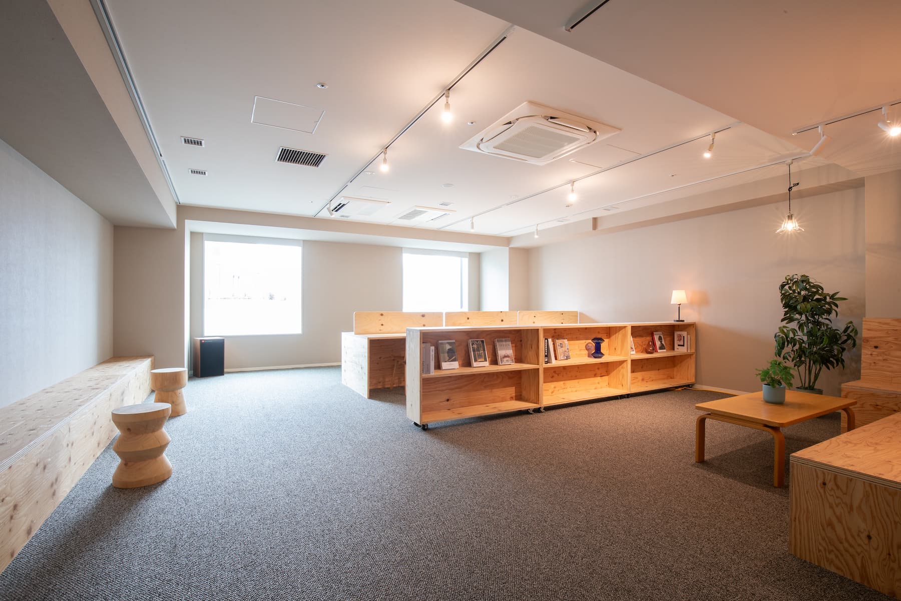 赤坂店 -LIBRARY-