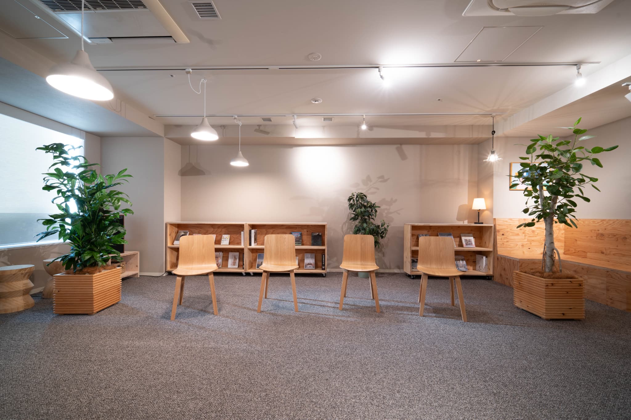 赤坂店 -LIBRARY-