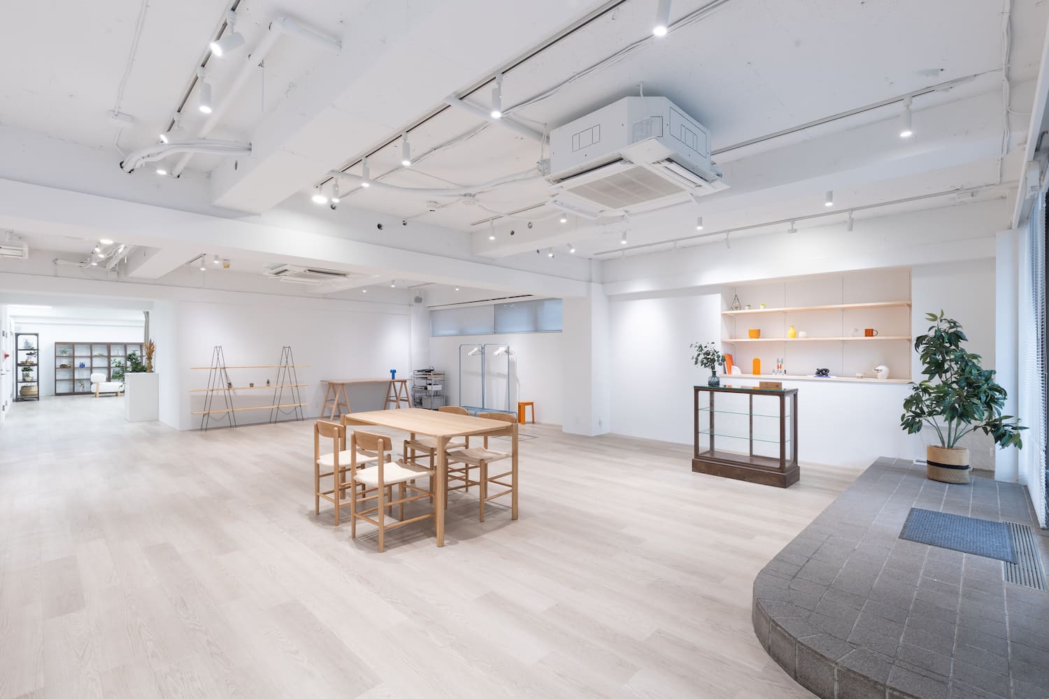 北参道店 -ROADSIDE-