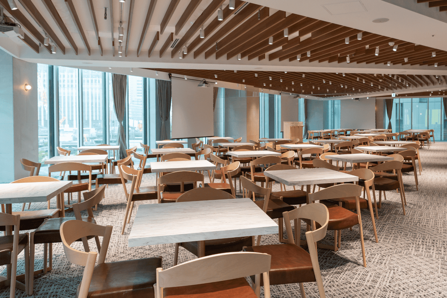 新宿LOUNGE店
