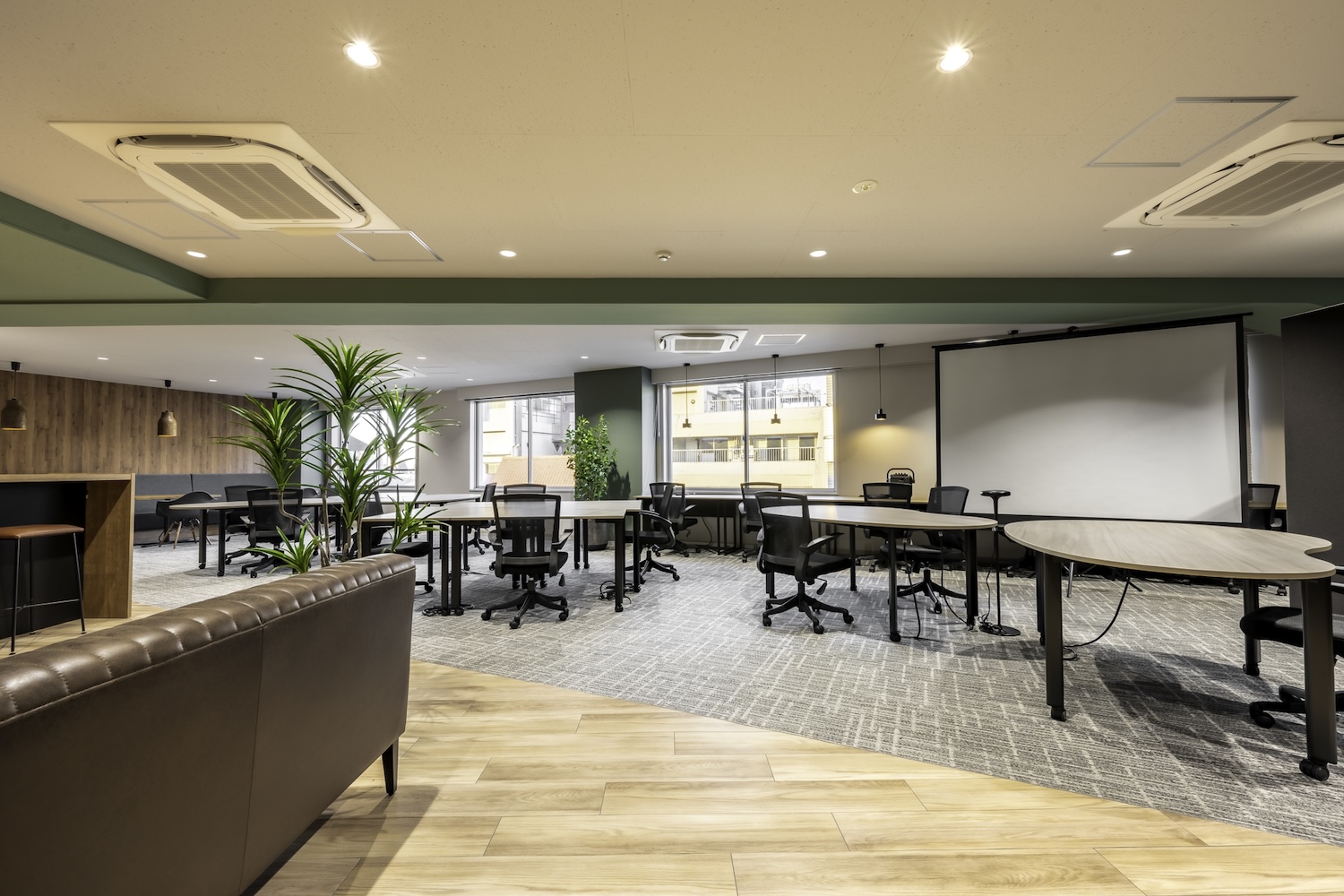 池袋LOUNGE店
