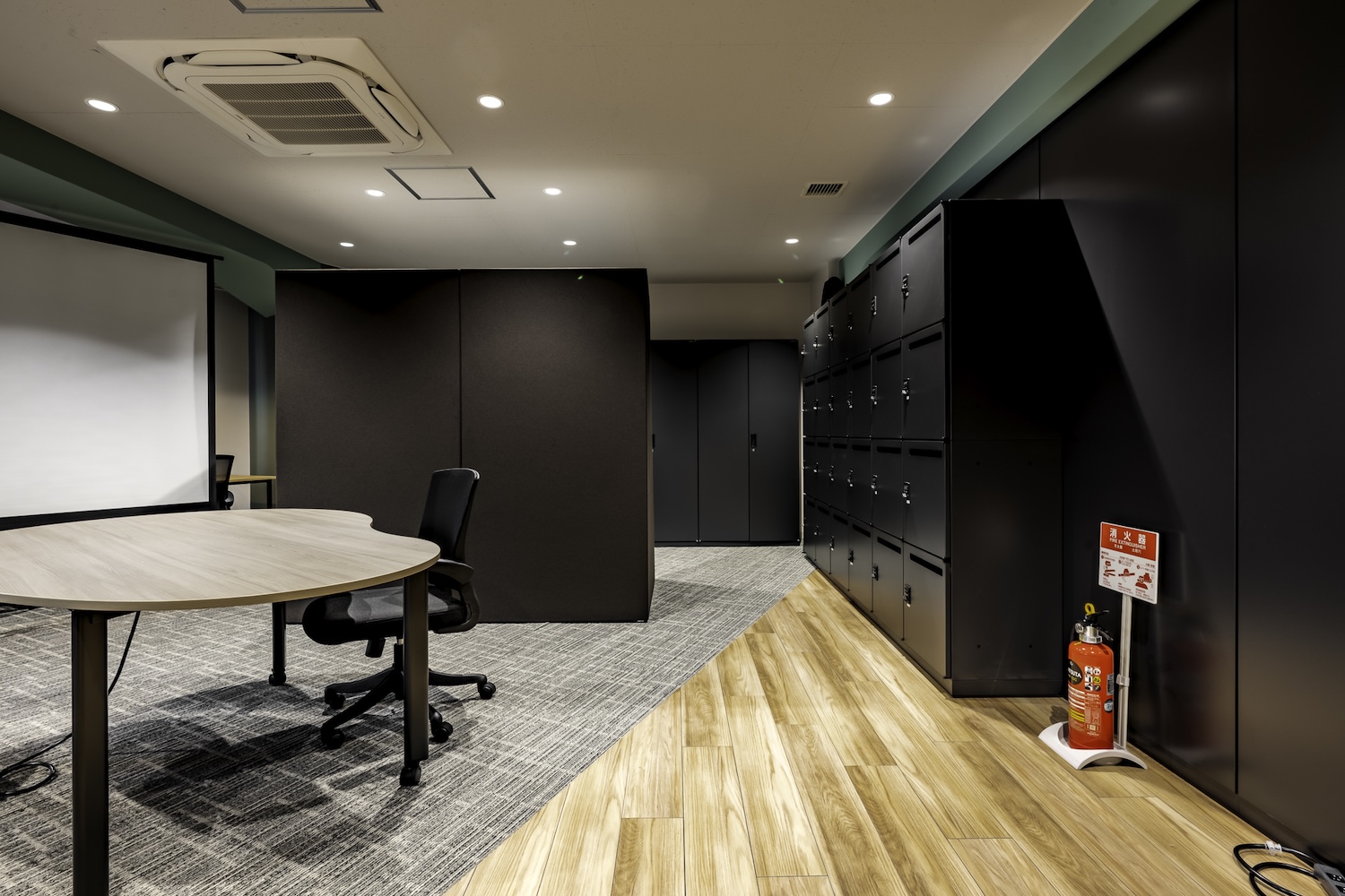 池袋LOUNGE店