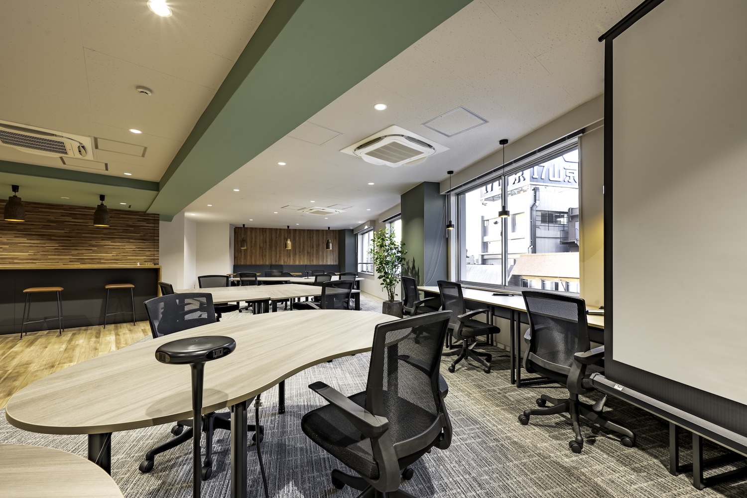 池袋LOUNGE店