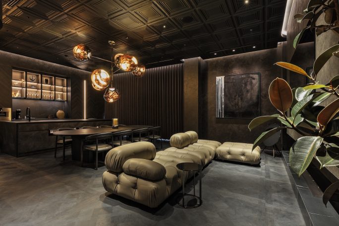 南青山LOUNGE店