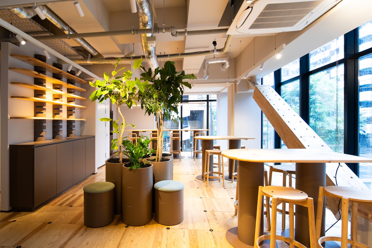 WAND-LOUNGE-