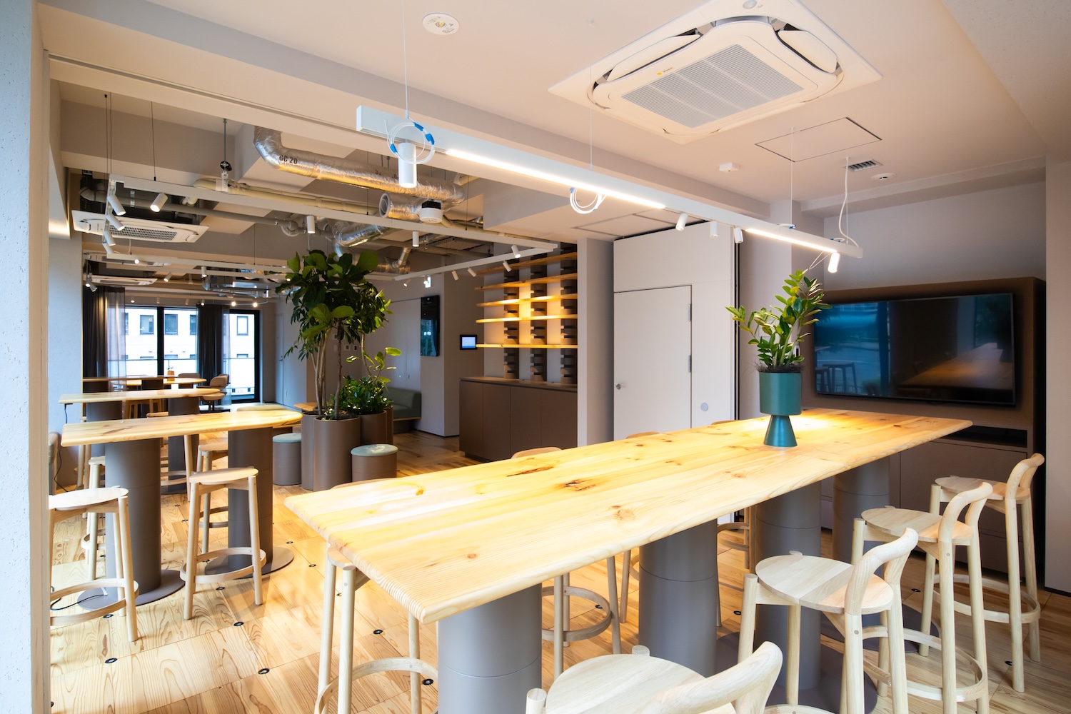 WAND-LOUNGE-